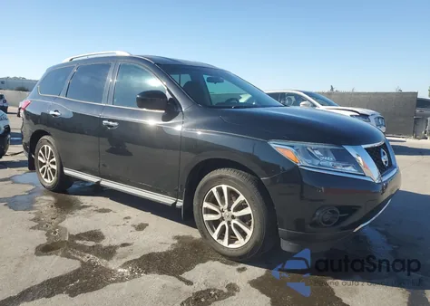 2015 Nissan Pathfinder S z USA, uszkodzony, nr VIN 5N1AR2MN4FC669127